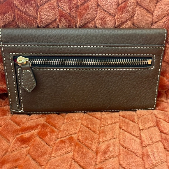 Dooney and Bourke Dillen collection continental wallet - Picture 2 of 11